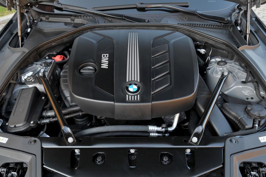  BMW 520d EfficientDynamics Saloon 2012 года  (фото 3 из 8)